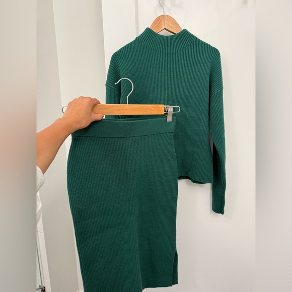 Green Edited pieces sweater skirt set xxs - Picture 1 of 5